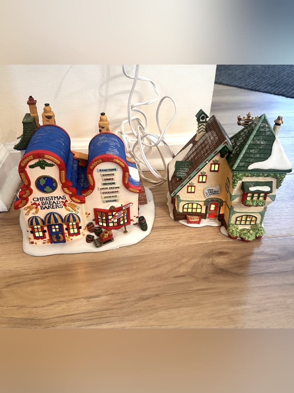 Heritage Village Collection North Pole Series Christmas Bread Bakers & Glacier G